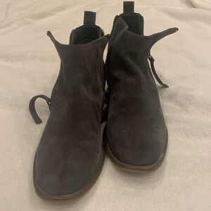 Dolce vitae low heeled boots, suede